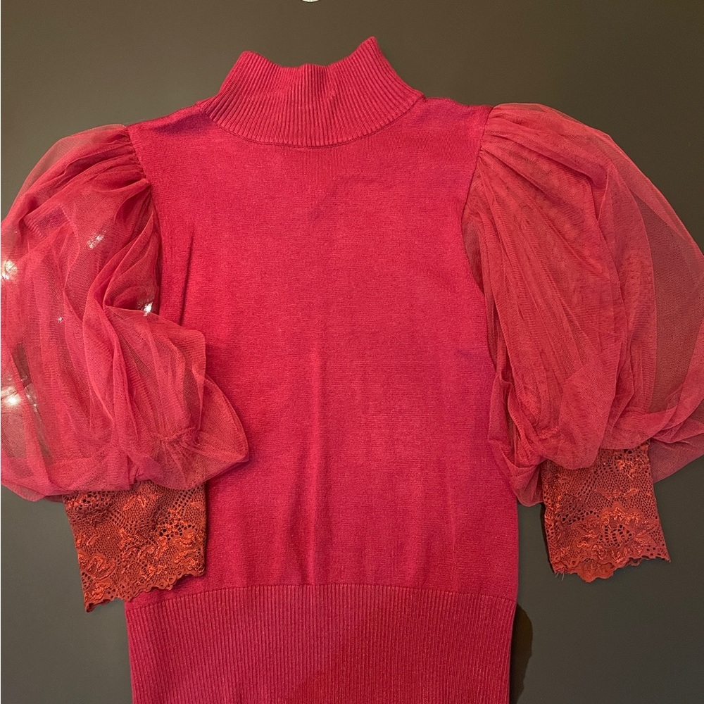 NWT. Gracia Top with Mesh puffy sleeves and Lace Cuff, size Medium